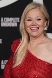 Caroline Rhea Shines At A Complete Unknown World Premiere In Los Caroline Rhea Shines At A Complete Unknown World Premiere In Los