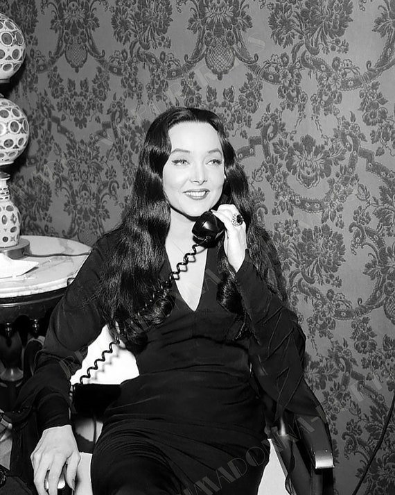 Carolyn Jones 5X7 Or 8X10 1964 Addams Family Etsy Carolyn Jones 5X7 Or 8X10 1964 Addams Family Etsy