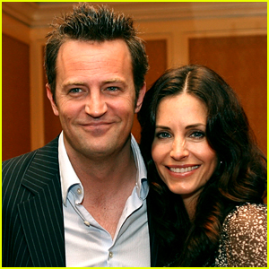 Courteney Cox Breaks Silence On Matthew Perry S Death With Old Friends Courteney Cox Breaks Silence On Matthew Perry S Death With Old Friends