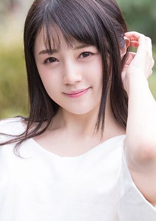 Emiri Suzuhara 3 Pics Emiri Suzuhara 3 Pics