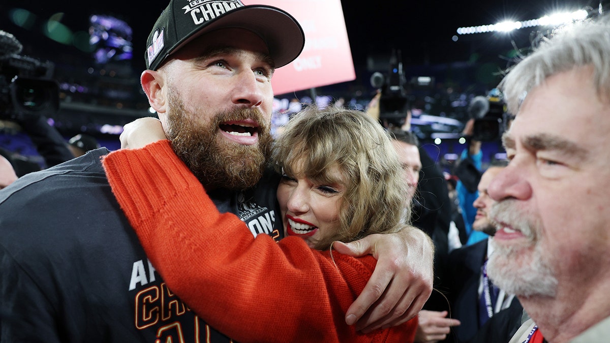Kayla Nicole Reacts To Online Trolling Over Travis Kelce Taylor Swift Kayla Nicole Reacts To Online Trolling Over Travis Kelce Taylor Swift