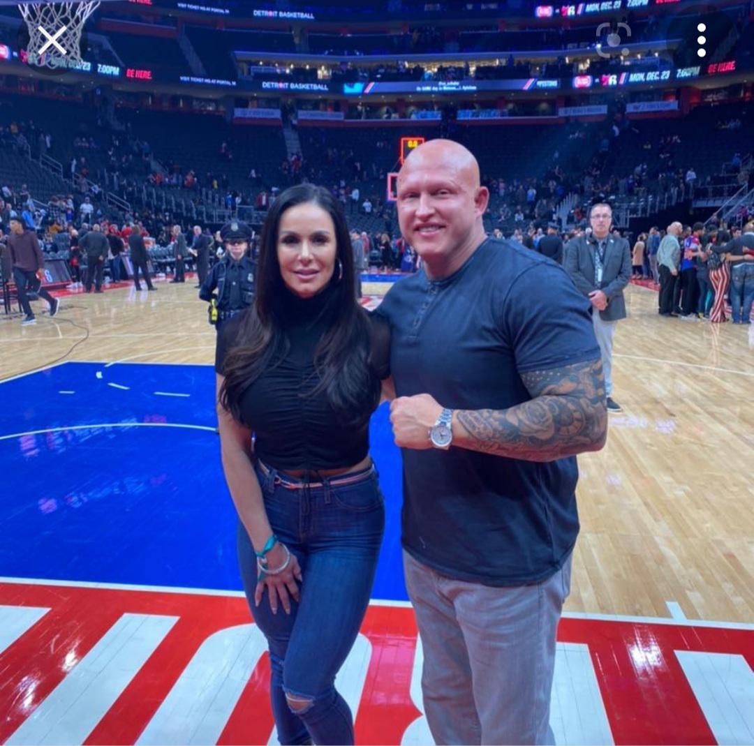 Kendra With Her Husband Lucky Mofo R Kendralust Kendra With Her Husband Lucky Mofo R Kendralust