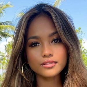 Maeurn Smiles Age Family Bio Famous Birthdays Maeurn Smiles Age Family Bio Famous Birthdays