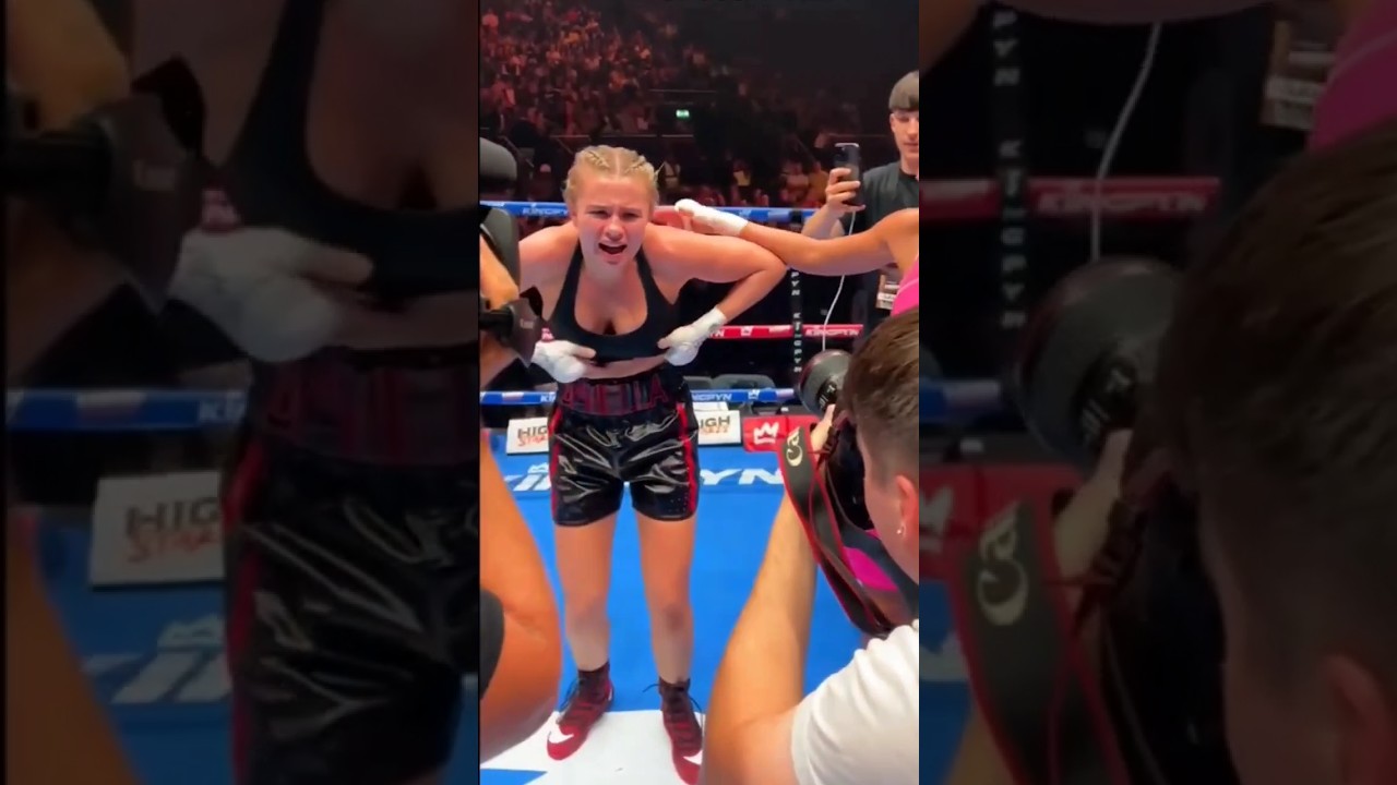 Onlyfans Boxer Daniella Hemsley Flashes Boobs After Winning Fight As Onlyfans Boxer Daniella Hemsley Flashes Boobs After Winning Fight As