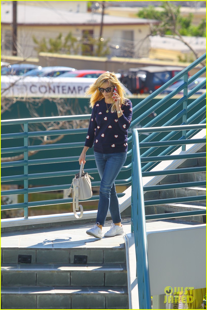 Photo Reese Witherspoons Son Deacon Takes Flight With Dad Ryan Photo Reese Witherspoons Son Deacon Takes Flight With Dad Ryan