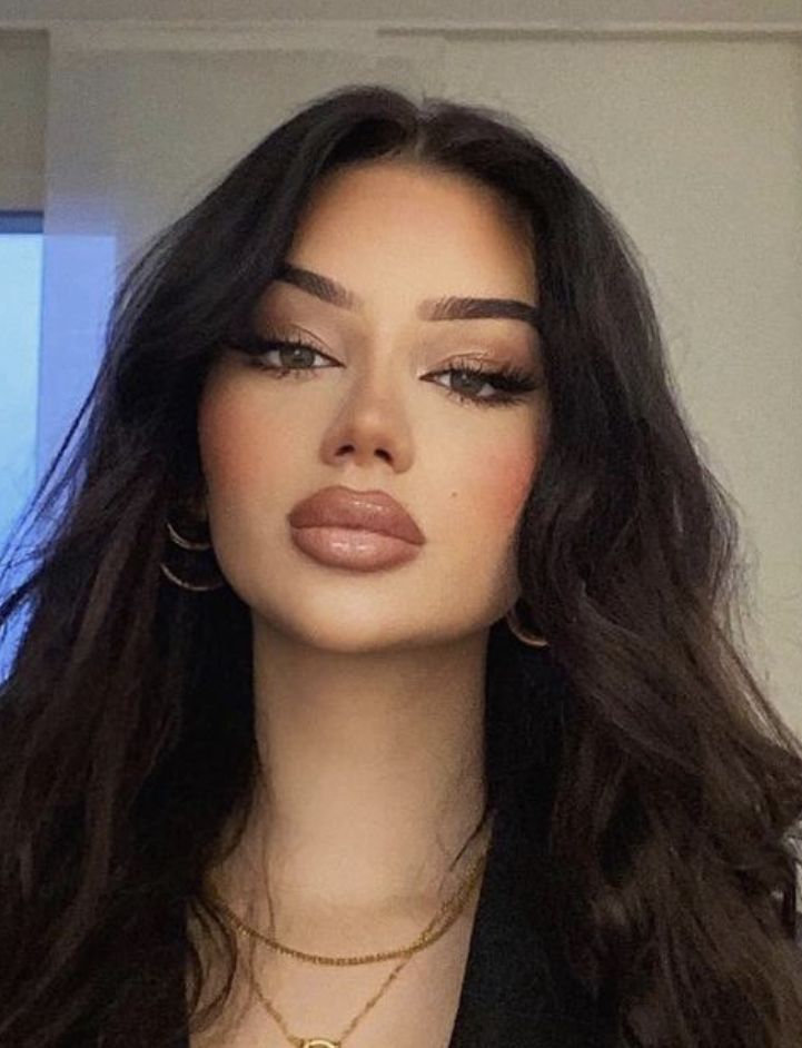 Pin By On 96 Latina Makeup Looks Latina Makeup Latina Girl Pin By On 96 Latina Makeup Looks Latina Makeup Latina Girl